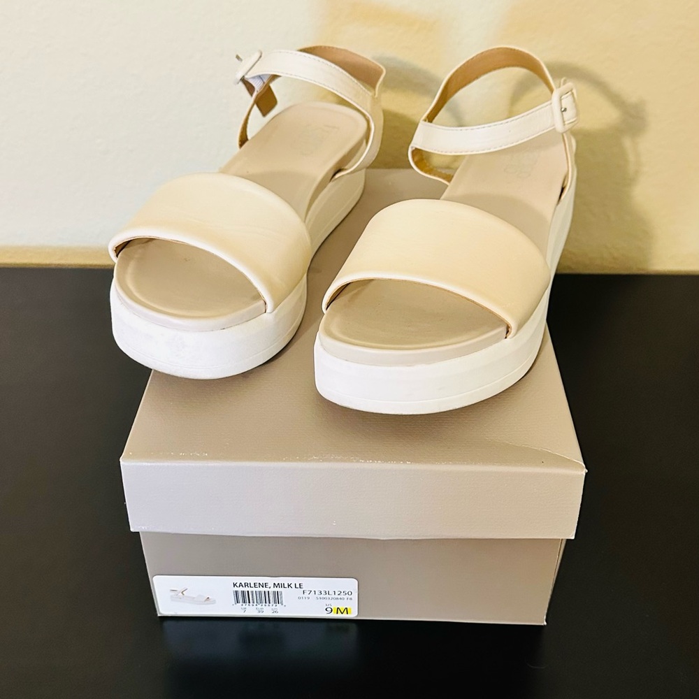 Franco Sarto Karlene Platform Sandals – Milk (Size 9)